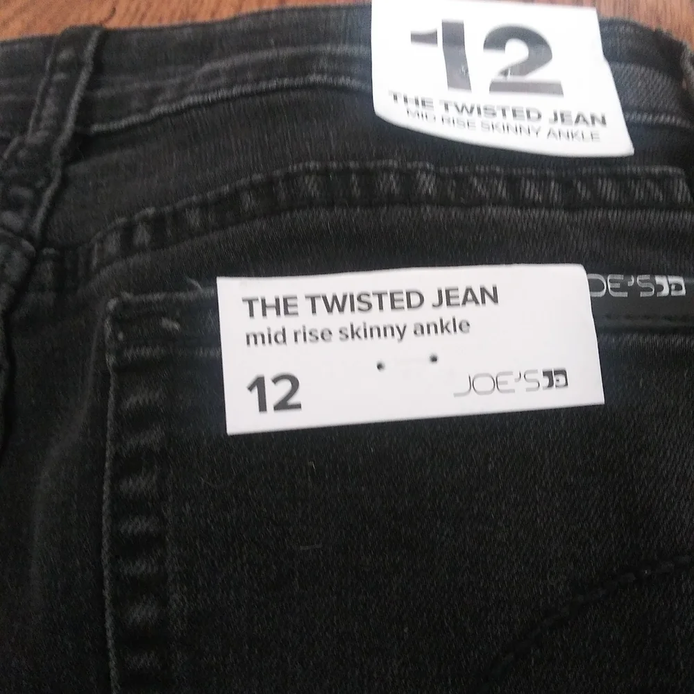 Joe's Jeans The Twisted Jean Mid Rise Skinny - Picture 7 of 7